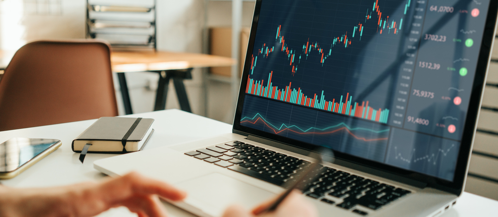 How Beginner Traders Can Build Consistency in Forex Trading with Riverquode